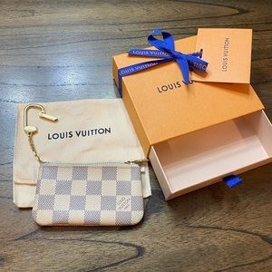 Luis Vuitton Damier Azur key pouch